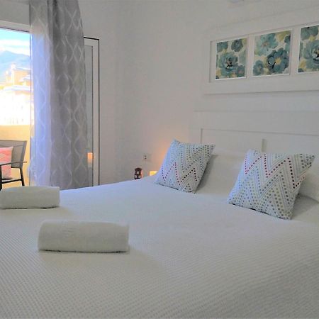 Deluxe Apartment In Benalbeach With Beach Views Benalmádena Kültér fotó